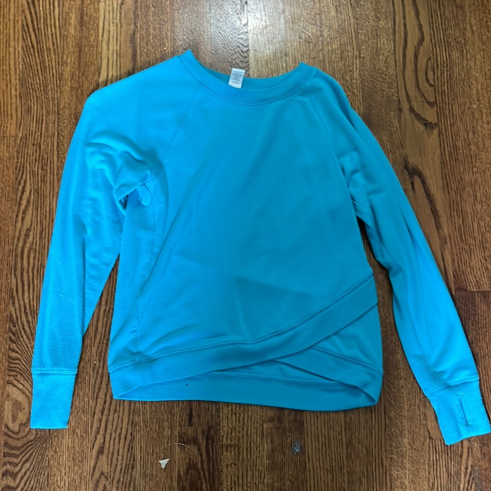 Super comfy teal long sleeve shirt!
